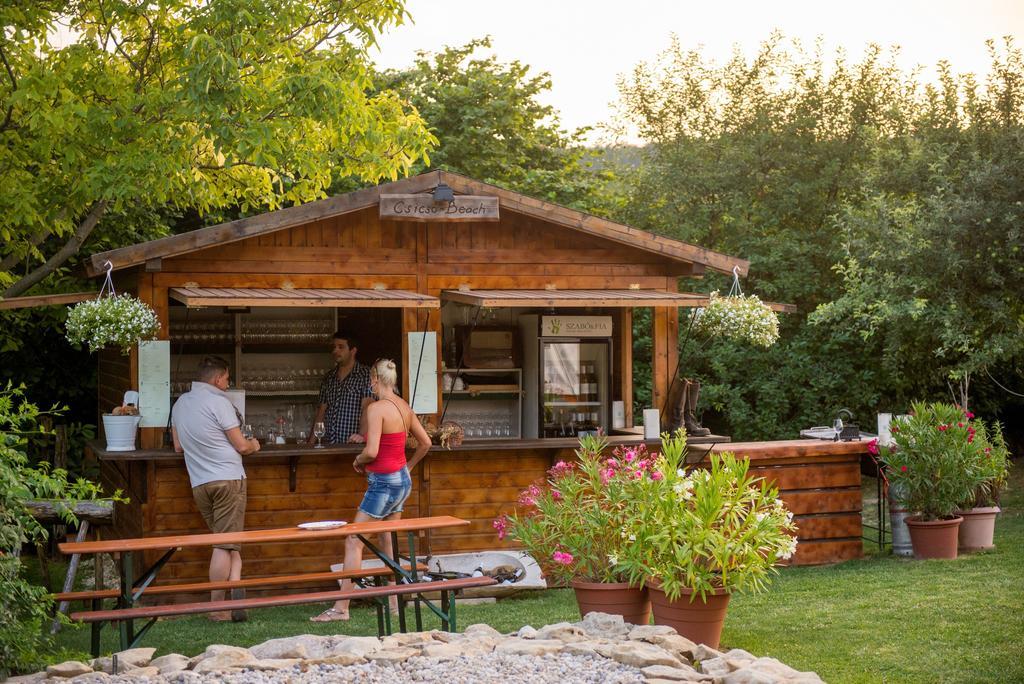 Juhfark Fogado Es Borhaz Bed & Breakfast Balatoncsicso ภายนอก รูปภาพ