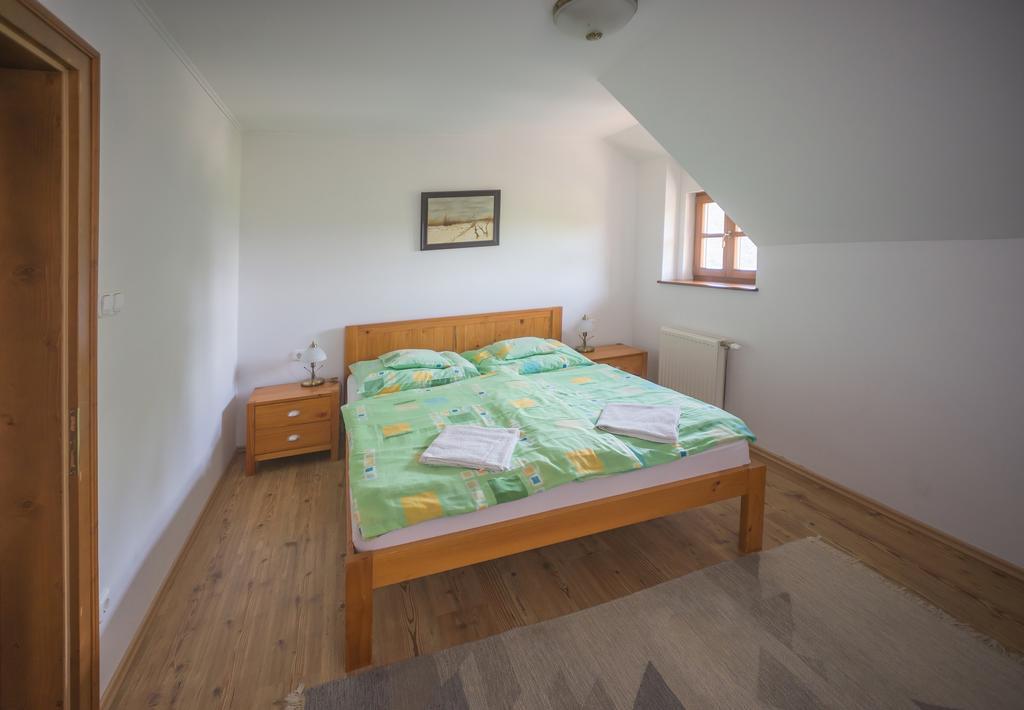 Juhfark Fogado Es Borhaz Bed & Breakfast Balatoncsicso ภายนอก รูปภาพ