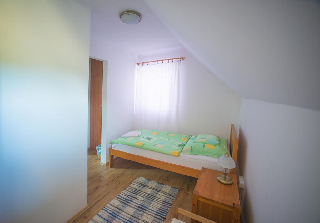Juhfark Fogado Es Borhaz Bed & Breakfast Balatoncsicso ภายนอก รูปภาพ